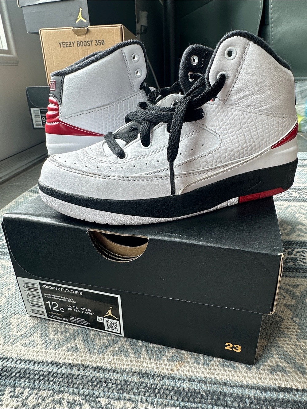Jordan 2 Retro (PS) Kids High-Top Sneakers in White/Black/Varsity Red